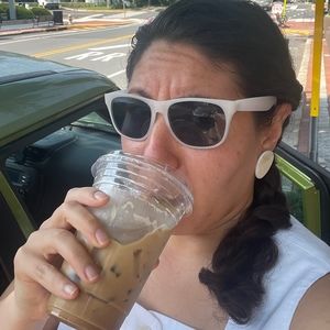 Meet your Posher, Carla